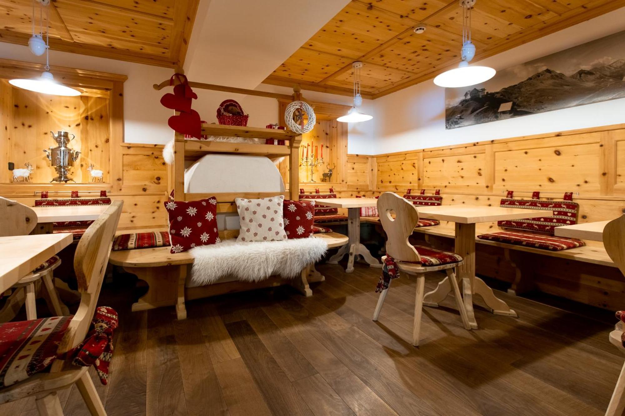 Ciasa Alpina Relax Hotel Moena Exterior photo